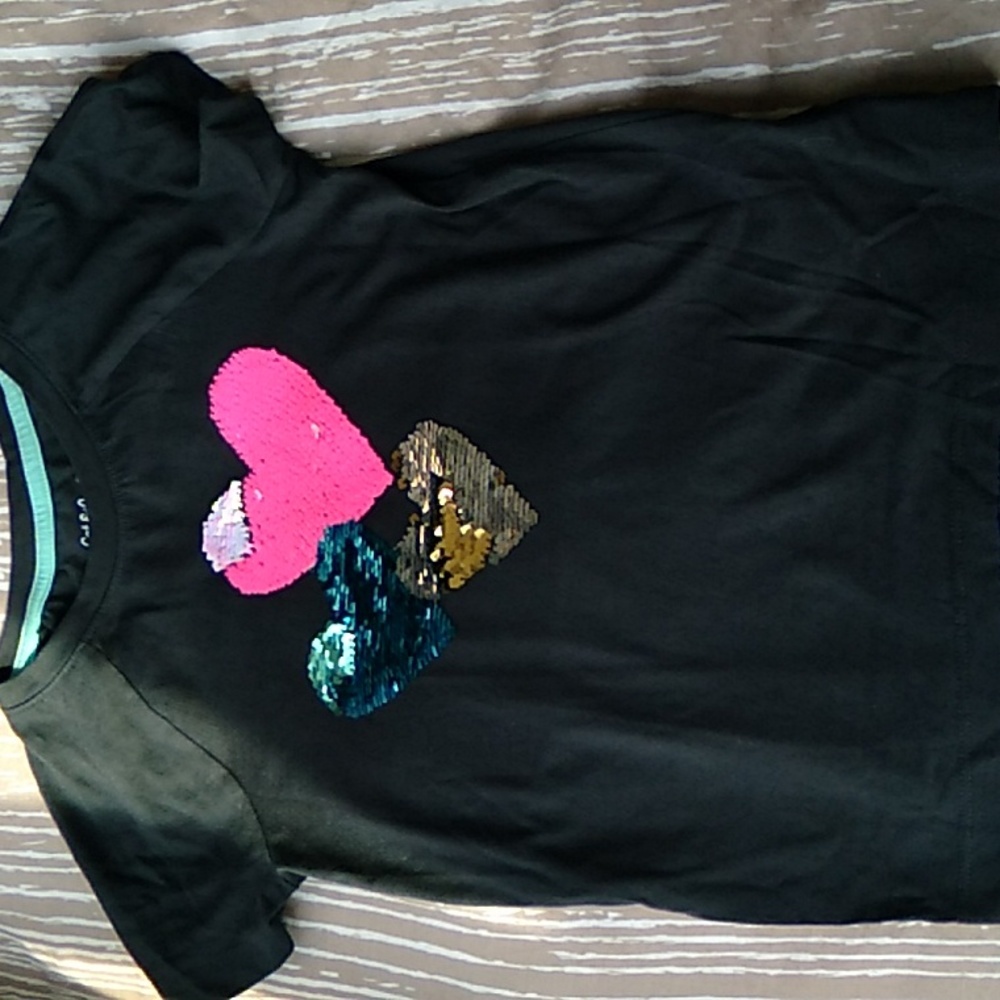 Cat & Jack girls flip sequin short sleeve black heart t-shirt 7/8